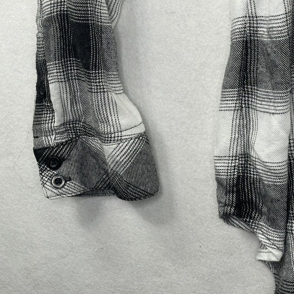 Torrid 2 Women’s Plus Size 2X Black & White Plaid Button Down Shirt Top - Picture 10 of 14